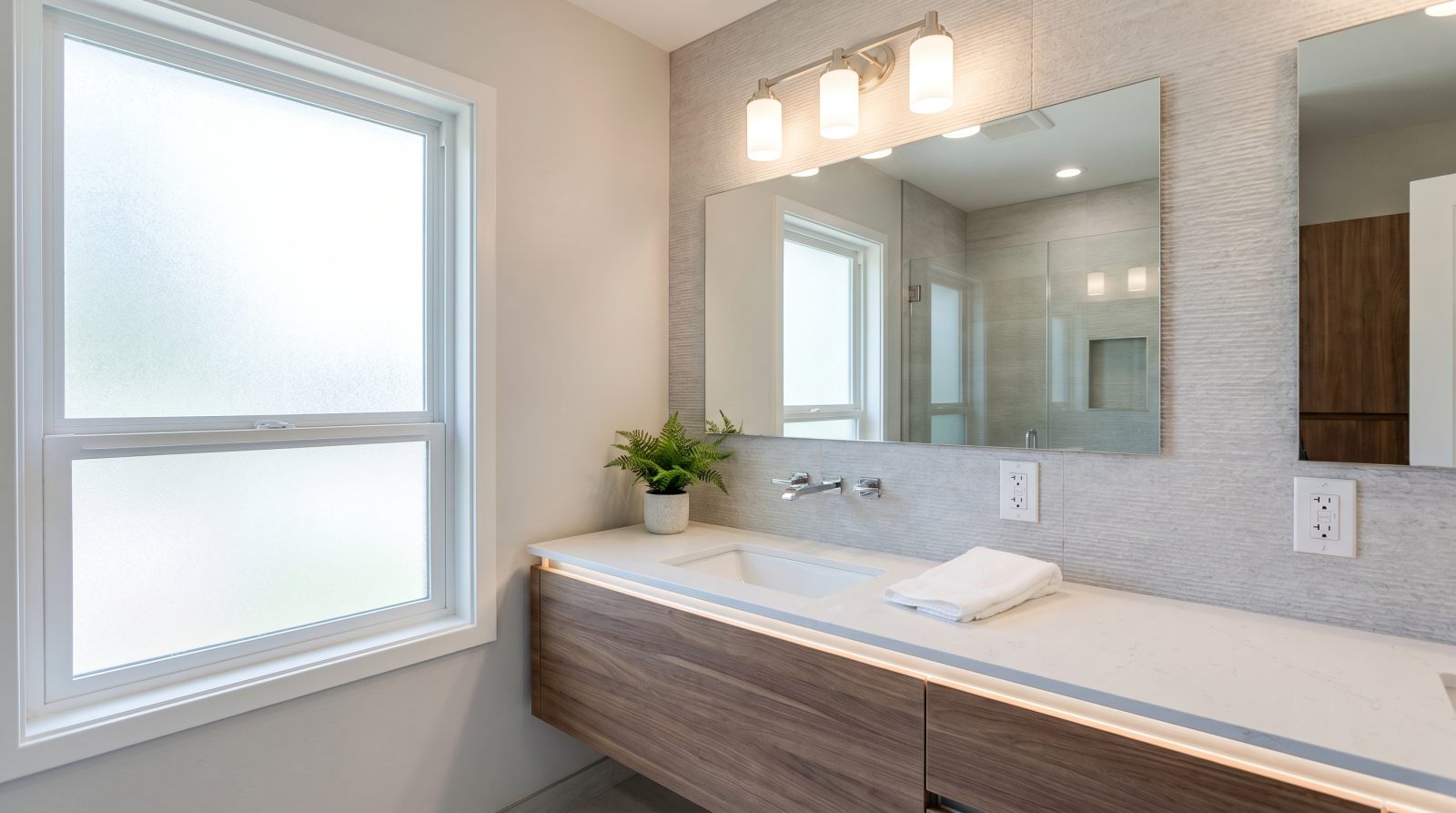 Bathroom vanity lighting in a Las Vegas home